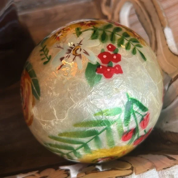 3 Decorative Bunny Flower Balls / Orbs - Picture 14 of 17